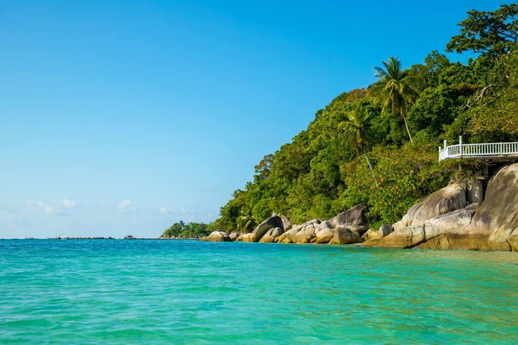 vista da ilha Perhentian que pode ser visitada com o seguro viagem Malásia